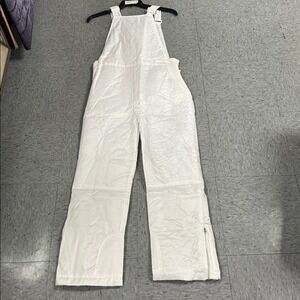 Medium white overalls, weather protected